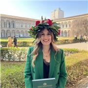 Neolaureata magistrale in Biotecnologie Mediche impartisce lezioni di inglese, biologia e chimica a studenti di liceo, e scienze a studenti di scuola media, a Palermo